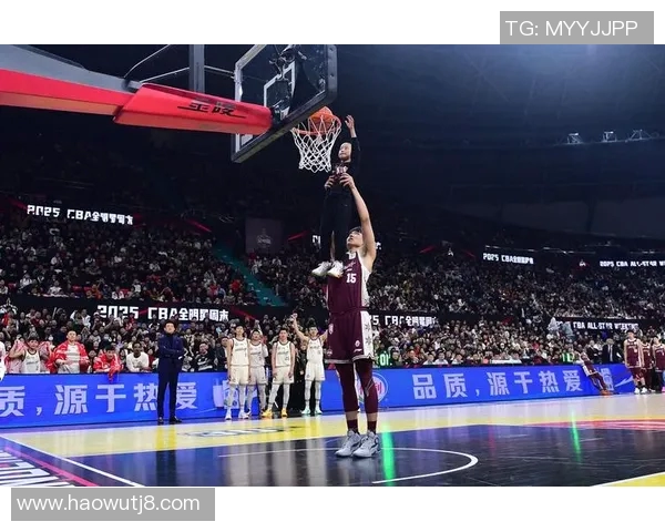 姚明青涩新秀时期的奋斗与成长之路揭秘