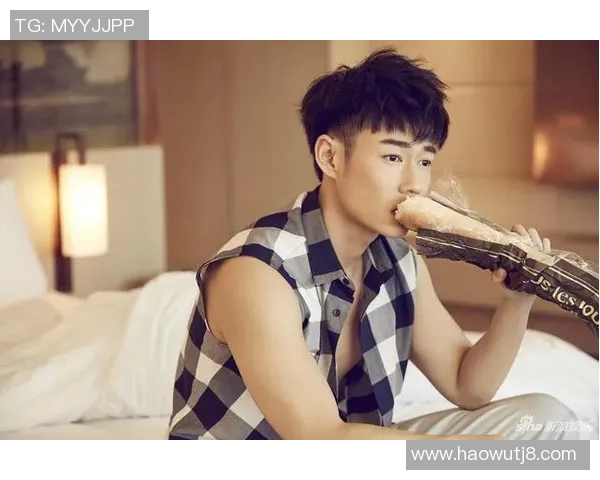 足球明星腹肌纹身图案解析与设计灵感分享让你领略独特魅力与个性风格 足球明星腹肌纹身图案解析与设计灵感分享让你领略独特魅力与个性风格